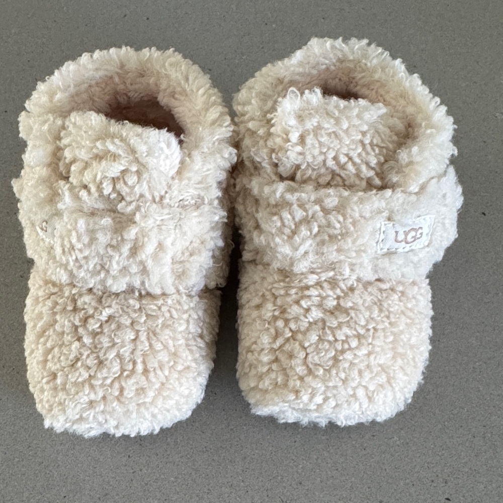 NWOT UGG Bixbee bootie Sherpa Baby Booties size 4/5 months